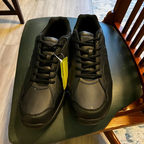 WORK Shoes Slip Resistant - Never Worn - Men's - Picture 1 of 2